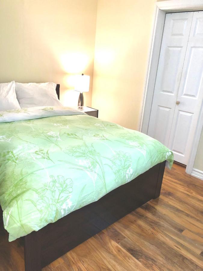 Cozy & Convenient 2-Bedroom Apartment With Private Entrance Toronto Zewnętrze zdjęcie