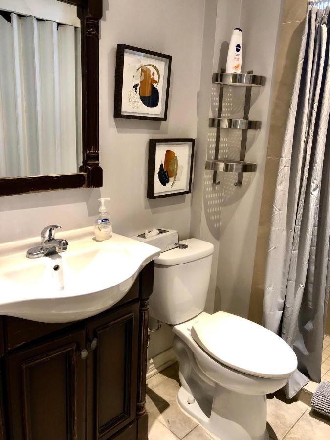 Cozy & Convenient 2-Bedroom Apartment With Private Entrance Toronto Zewnętrze zdjęcie